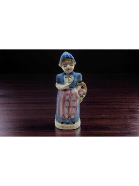 Vintage 1950s Hand-Painted Porcelain Figurine – Occupied Japan Gold Trim